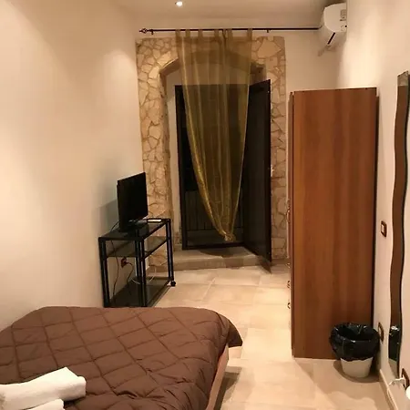 Vico Del Carmine * Бари